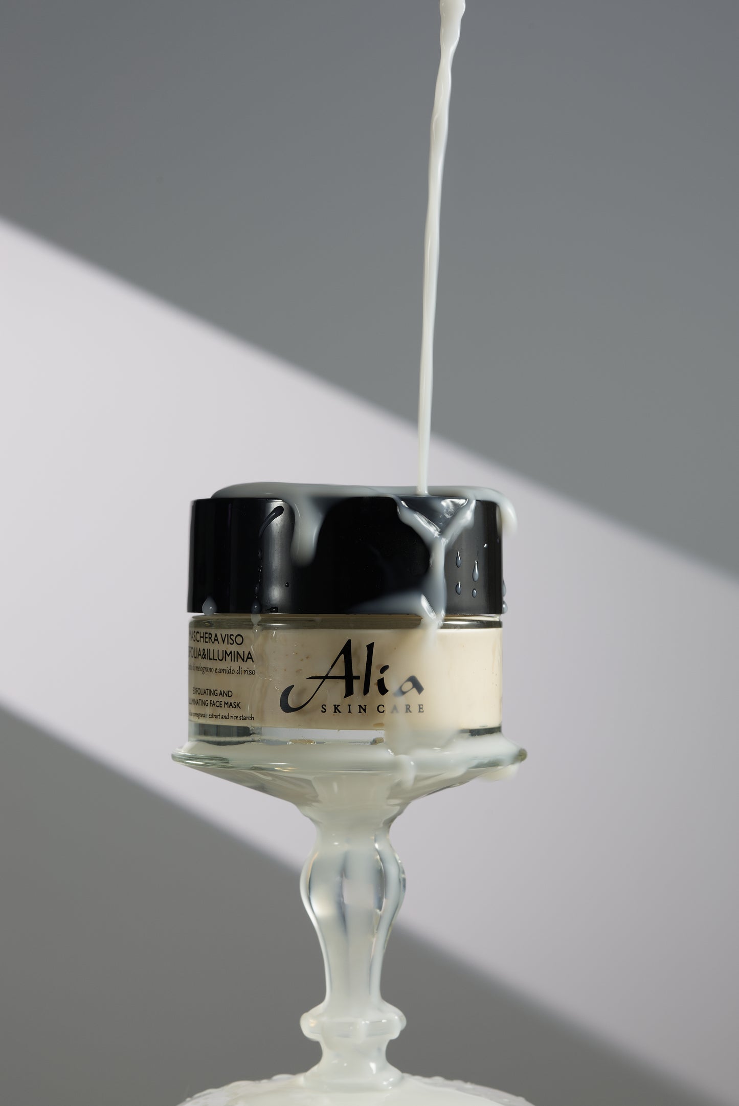 ALIA SKIN CARE EXFOLIATE & ILLUMINATE FACE MASK